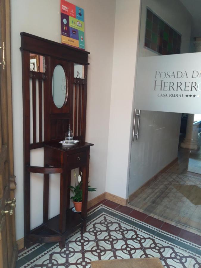 Posada Del Herrero Madridejos Bagian luar foto
